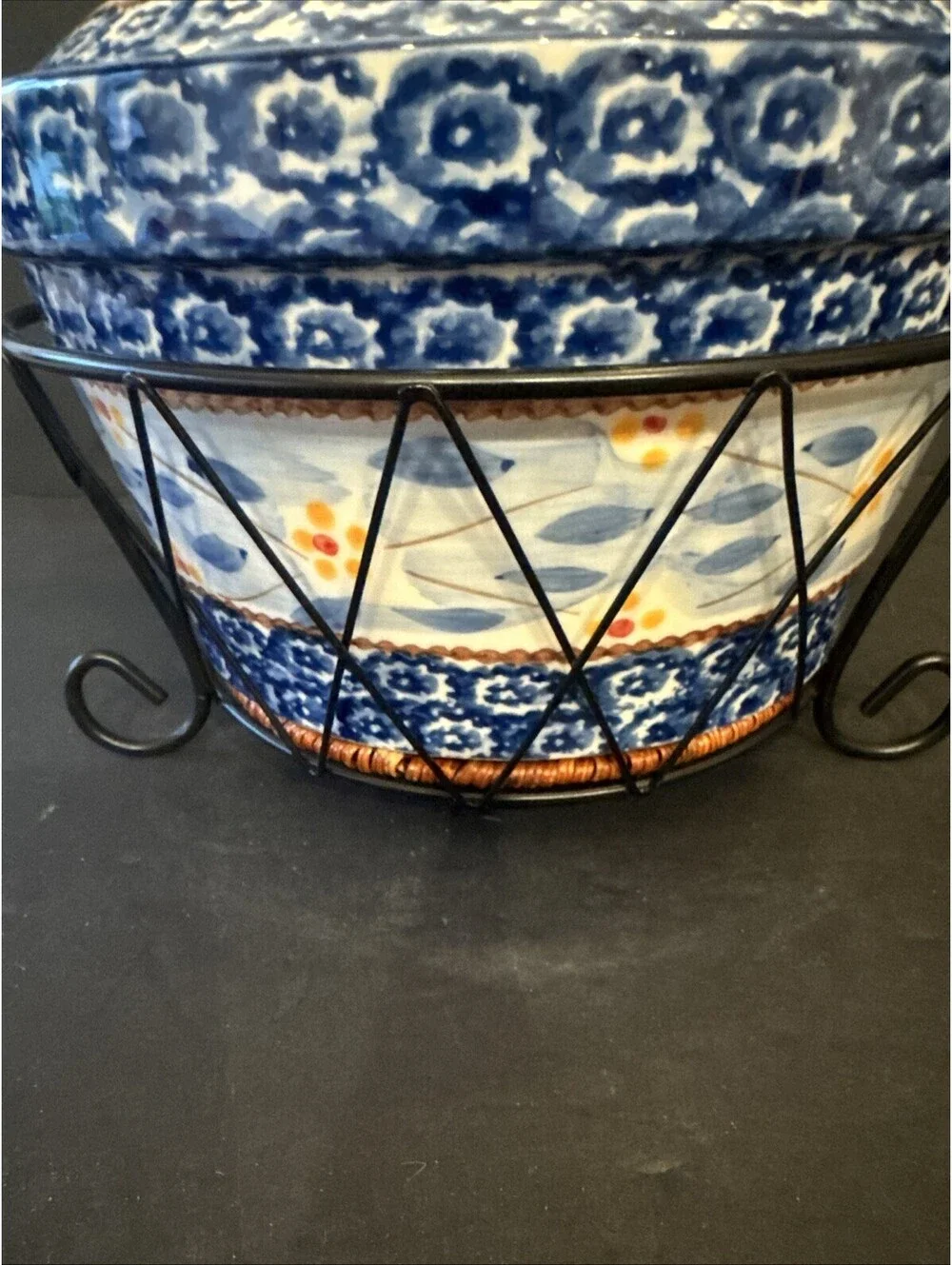 Temptations By Tara Old World Blue 2.5 Qt Round Covered Casserole W Metal Stand